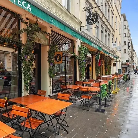 Super By S & Karl Johan