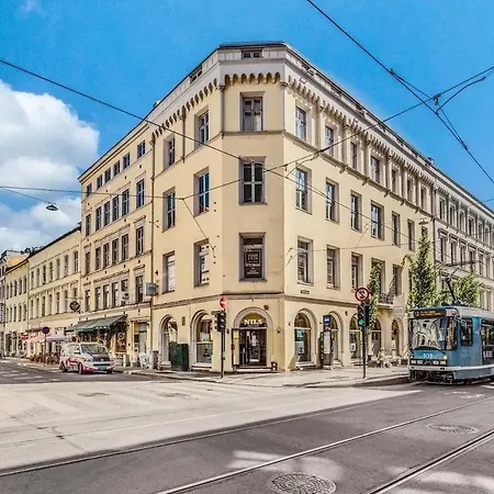 Super By S & Karl Johan